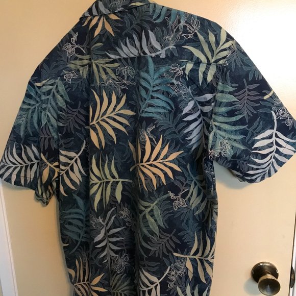 Columbia Men's Aloha Shirt, Medium - Picture 2 of 3